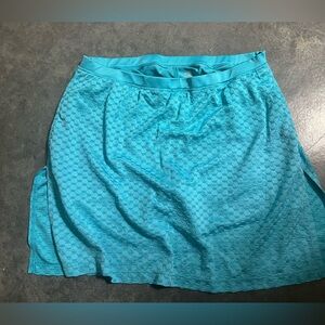 Izod Active Skirt Skort Turquoise Size Small. Pockets and built in shorts.